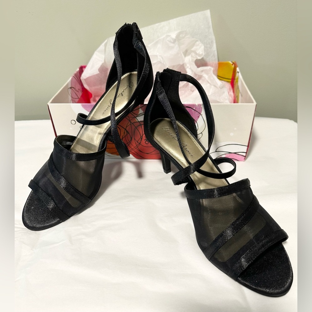 Amelia Grace Black Dress Heels size 10